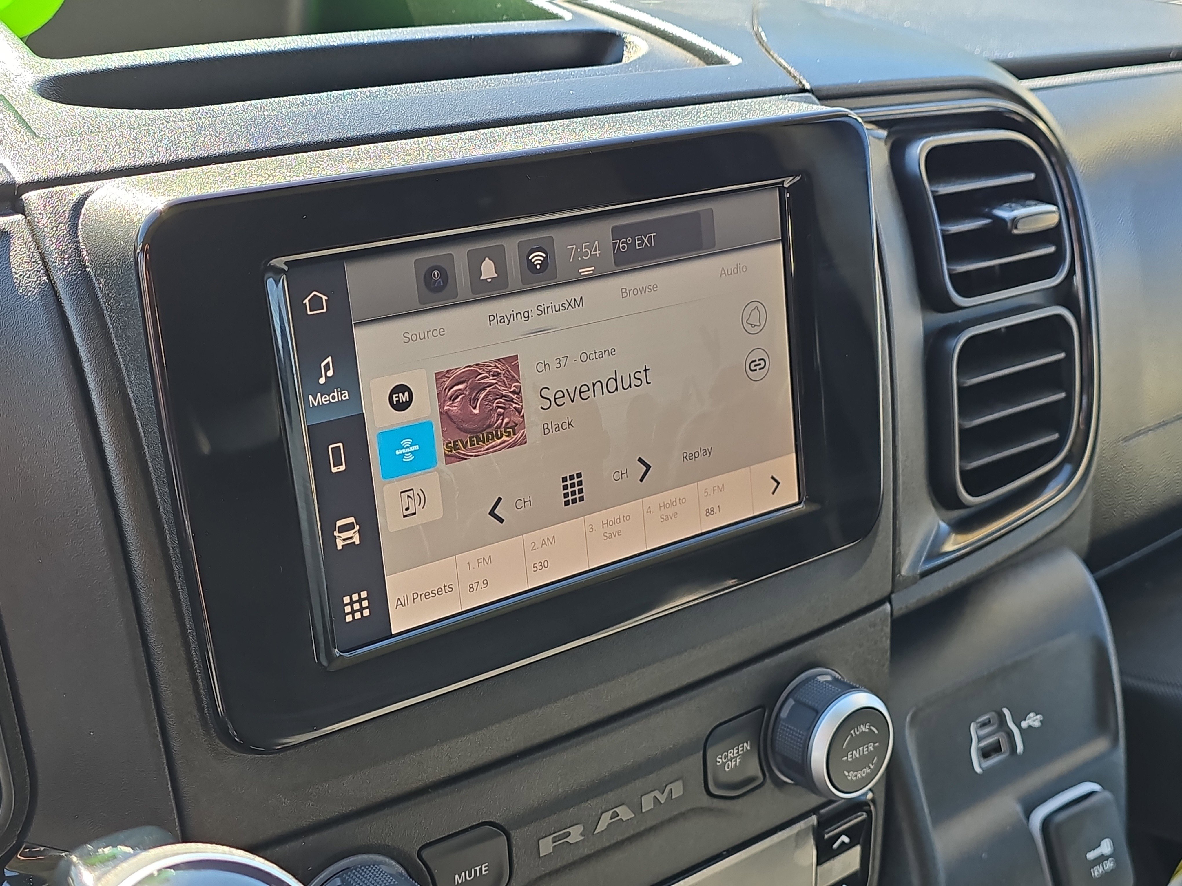 Used 2025 RAM ProMaster 2500 w/ Convenience Group image 18