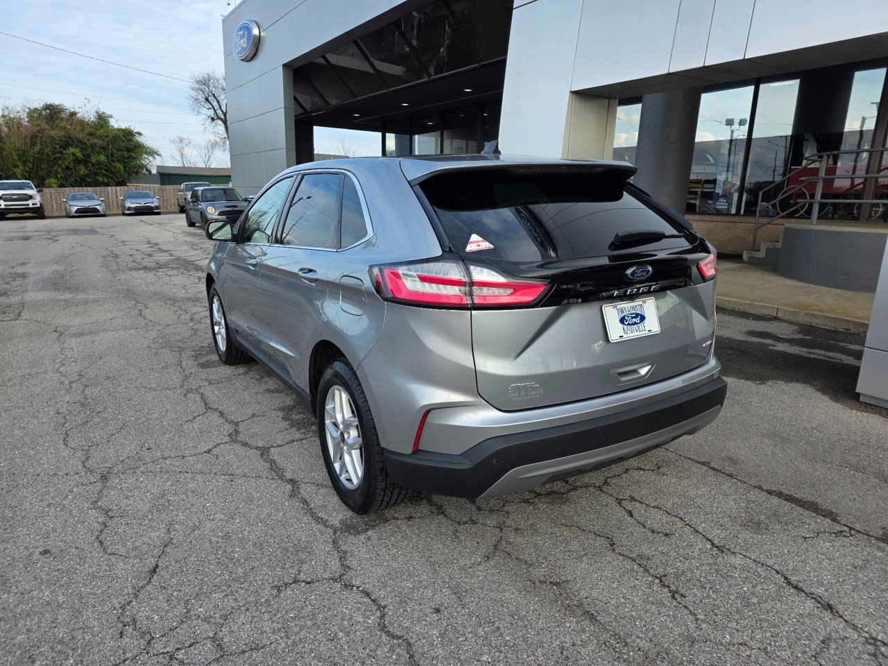 Used 2024 Ford Edge SEL image 4