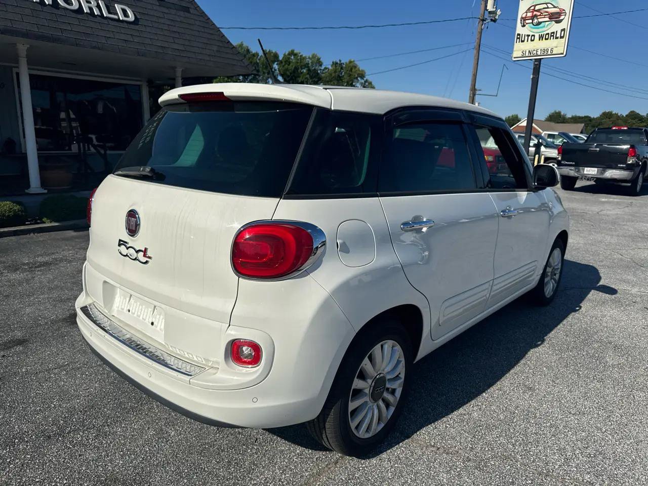 Used 2014 FIAT 500L Easy w/ Popular Equipment Group FWD image 6