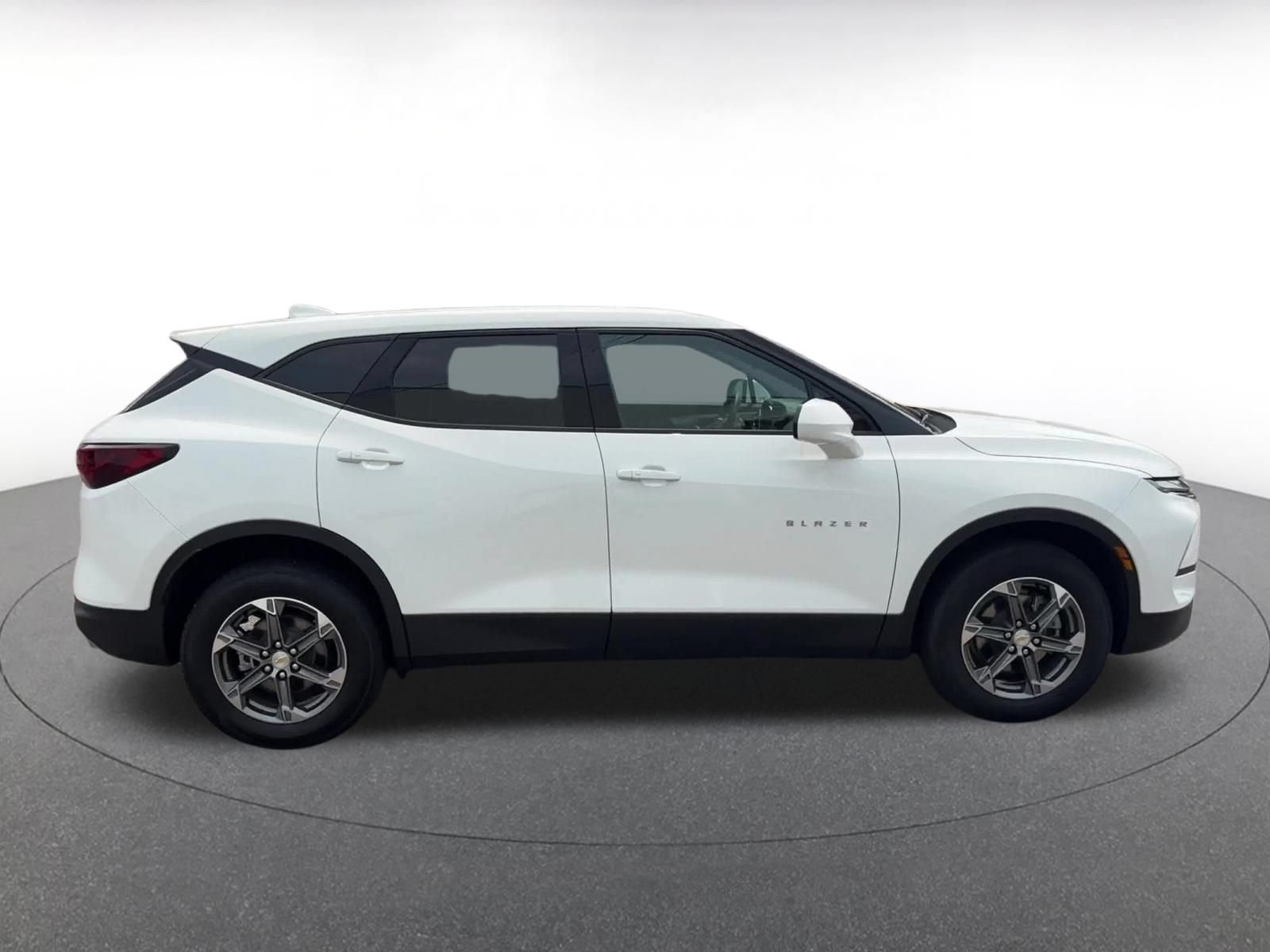 Used 2025 Chevrolet Blazer LT FWD image 15