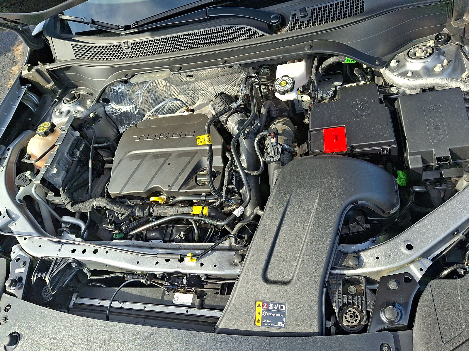 Used 2025 Chevrolet Trax RS w/ Sunroof Package FWD image 27