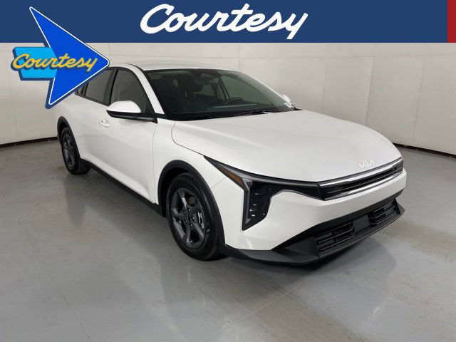 New 2025 Kia K4 LXS