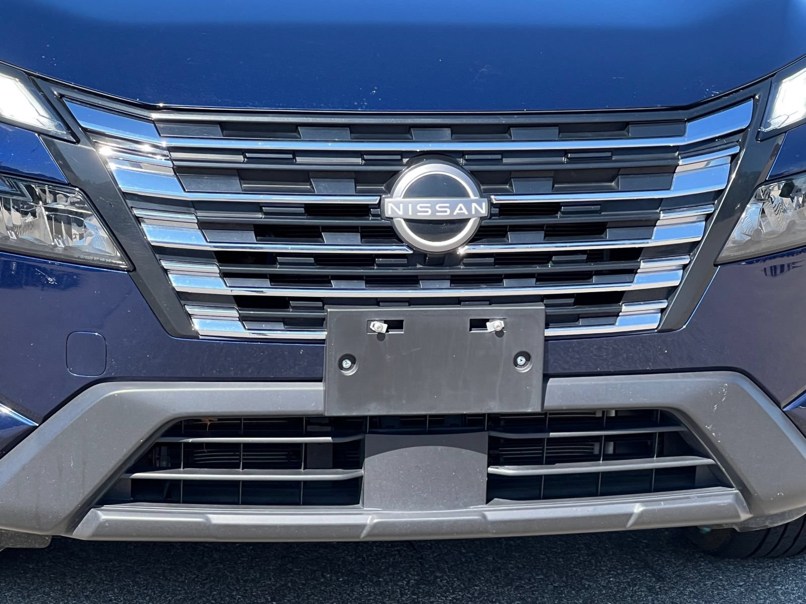 Used 2024 Nissan Rogue SV FWD image 38