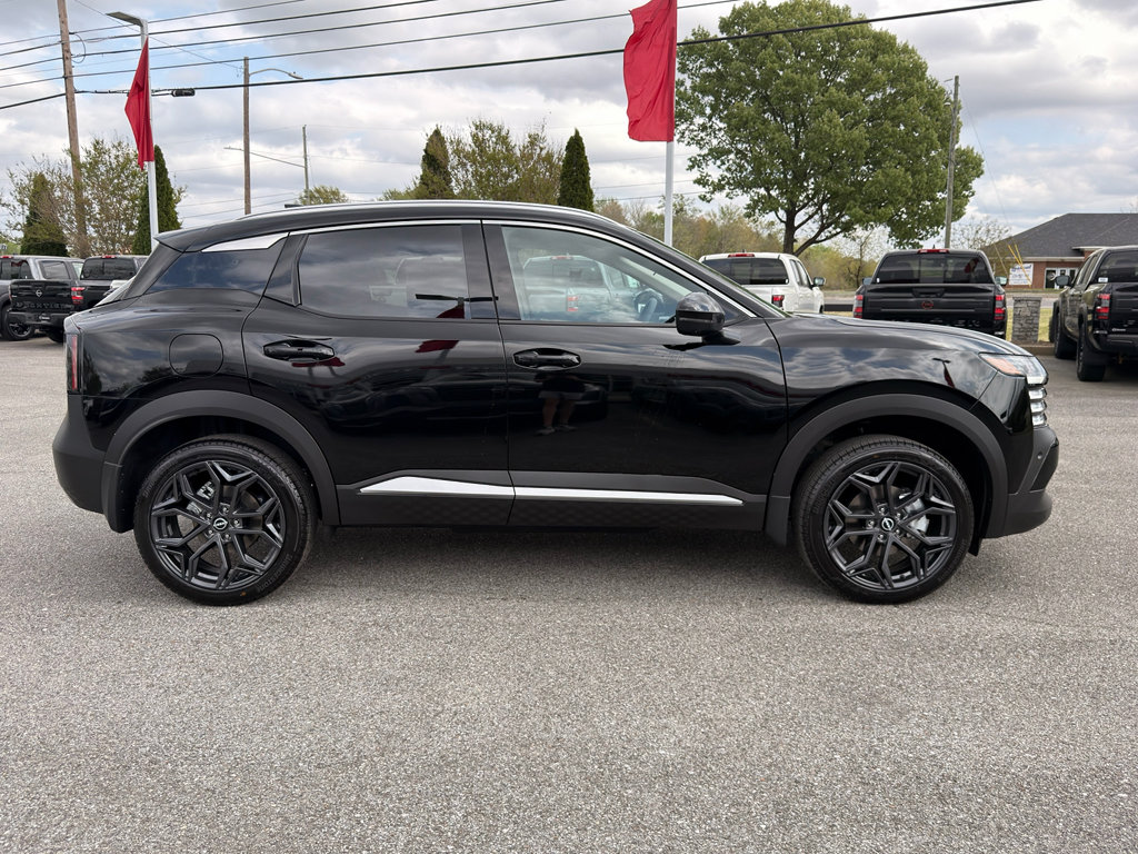 New 2026 Nissan Kicks SR image 2