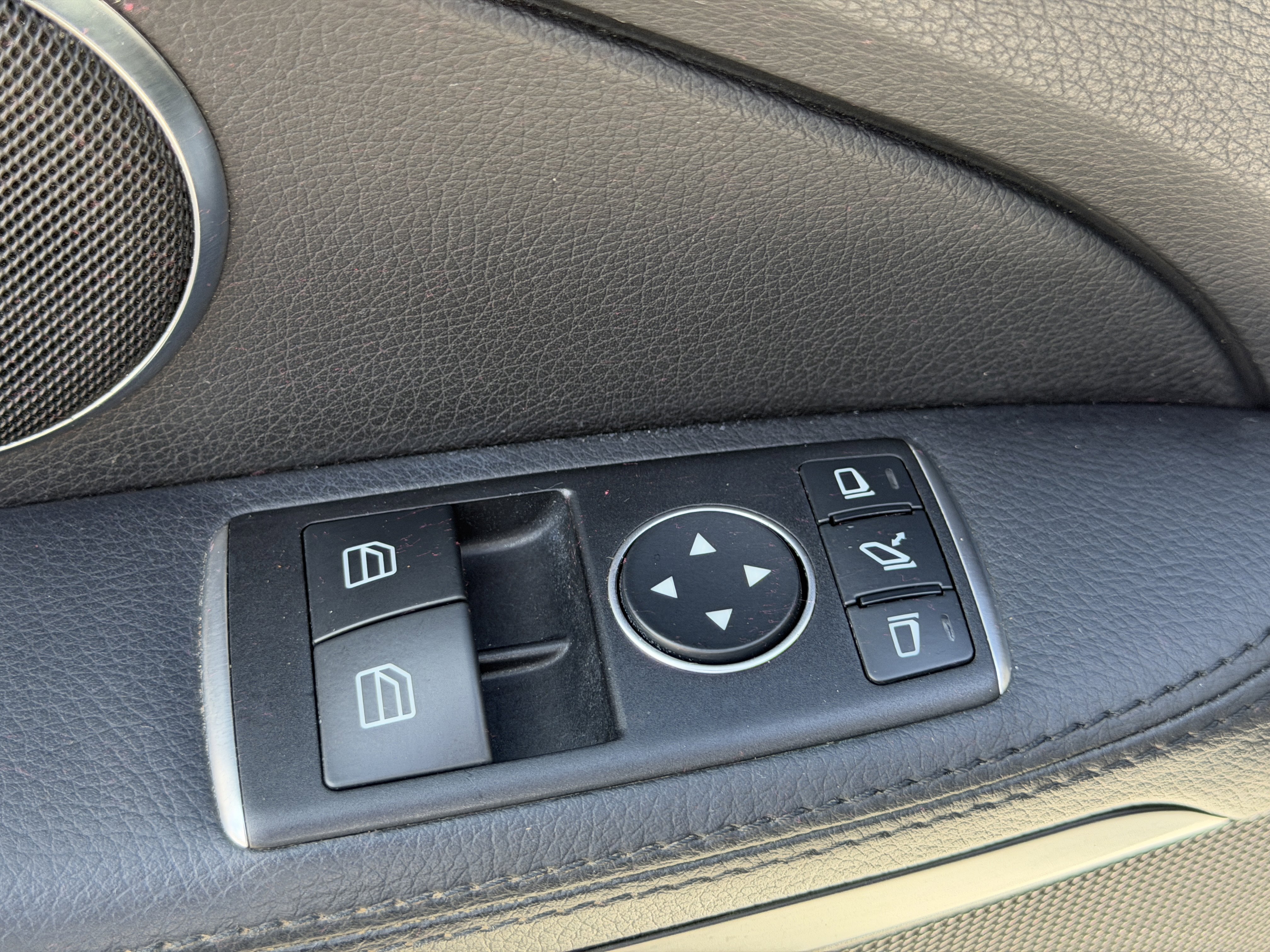 Used 2015 Mercedes-Benz SLK 250 image 22