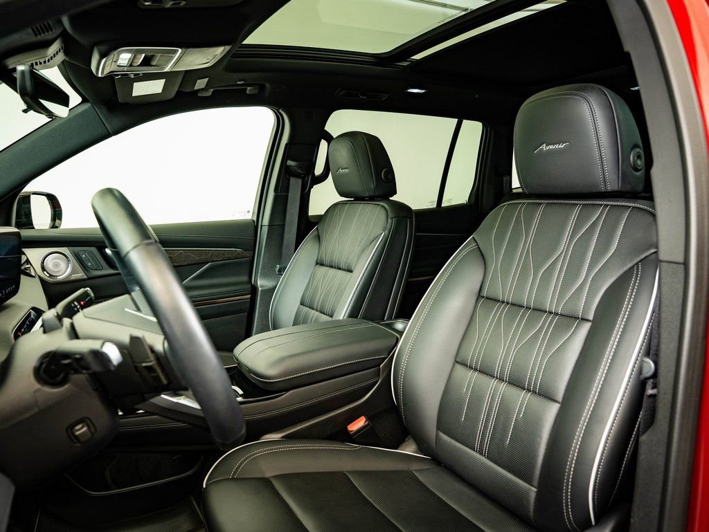 Used 2025 Buick Enclave Avenir w/ Super Cruise Package image 25