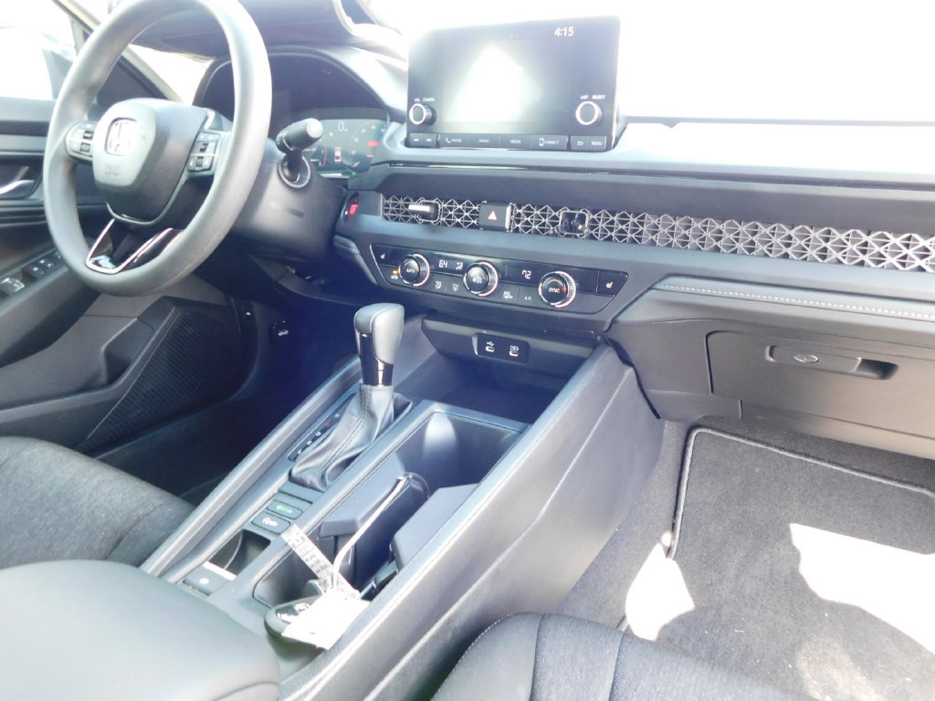 Used 2025 Honda Accord SE image 19
