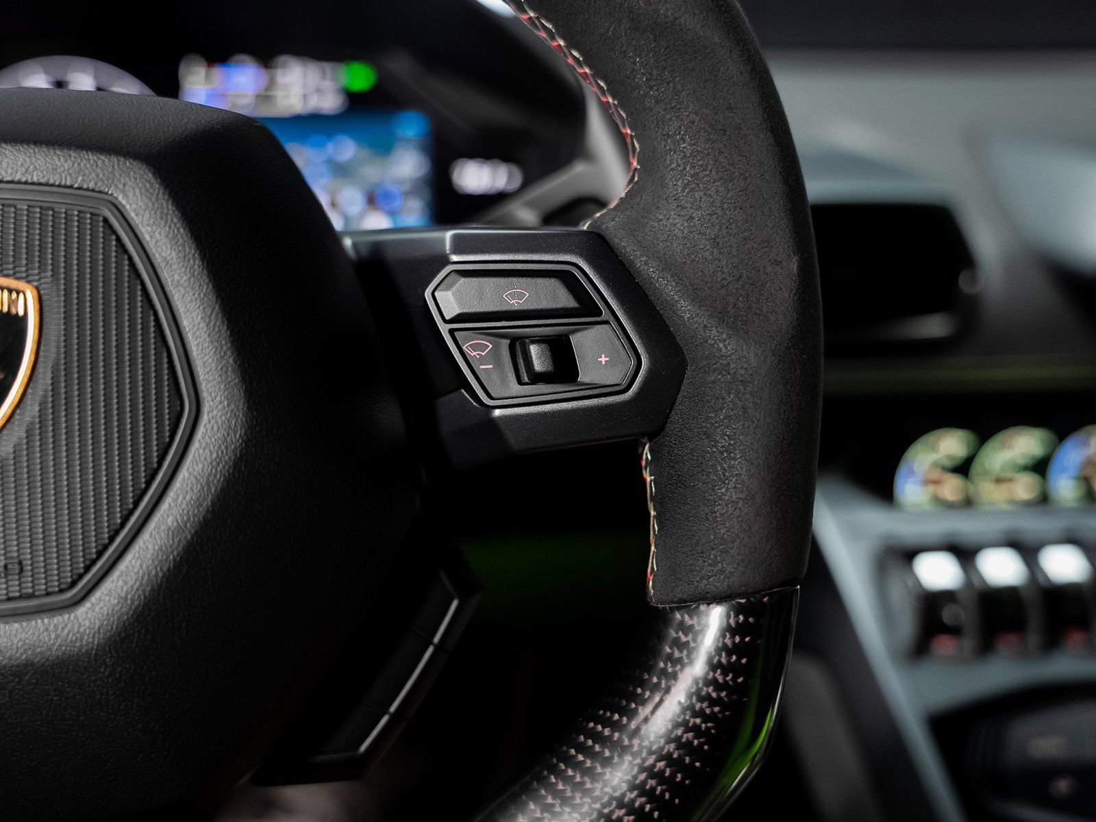 Used 2015 Lamborghini Huracan LP 610-4 AWD/4WD image 38