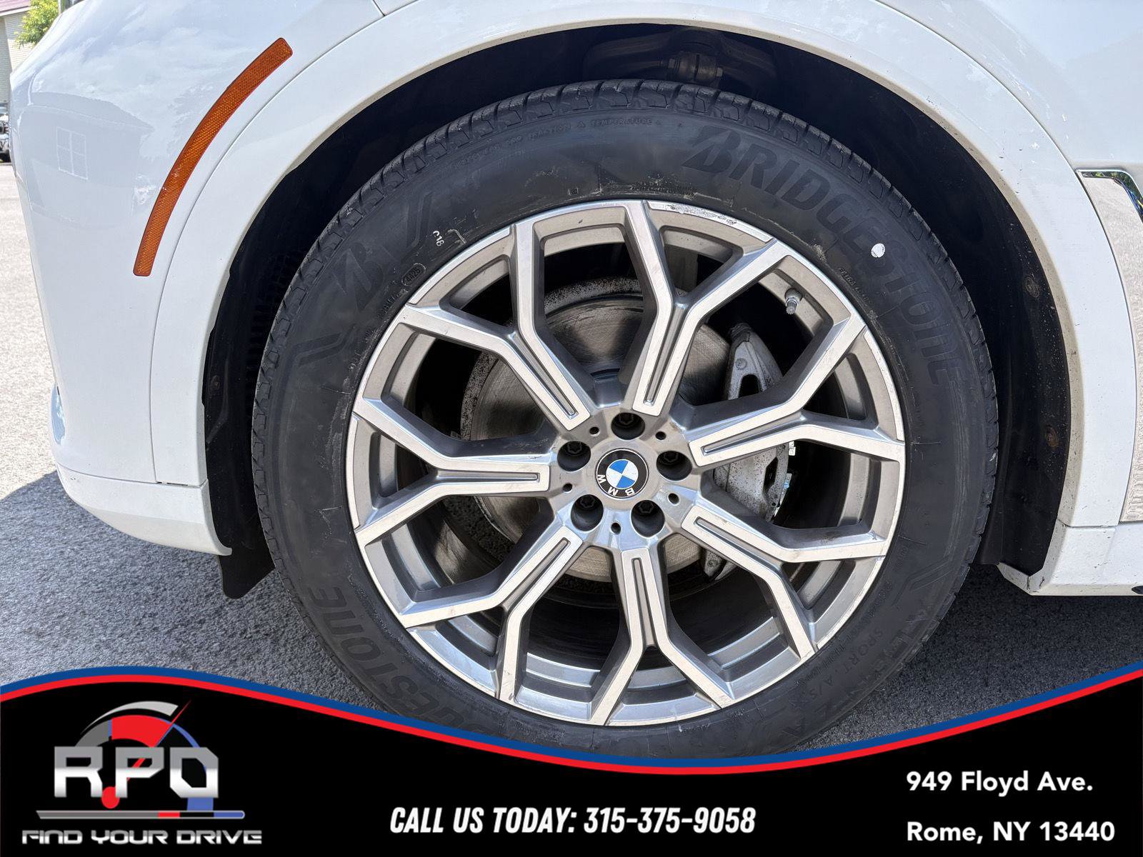 Used 2021 BMW X7 xDrive40i w/ Premium Package AWD/4WD image 9