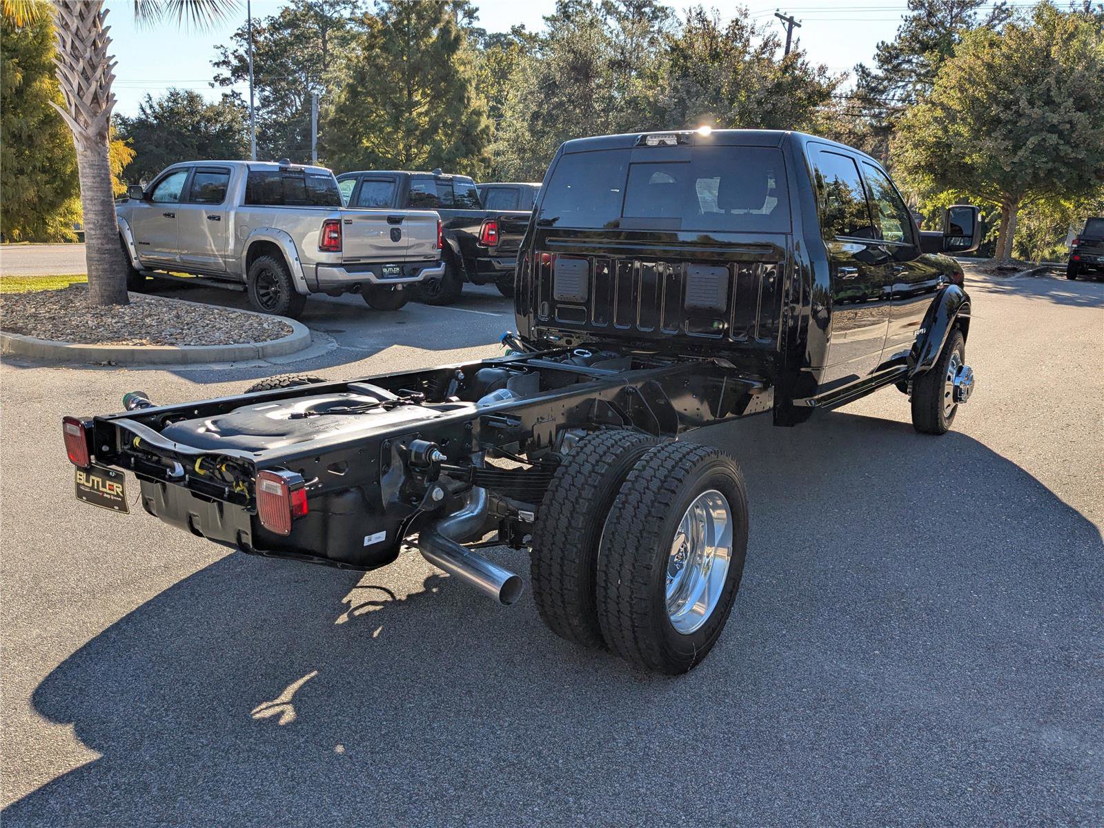 New 2026 RAM 4500 4x4 Crew Cab DRW image 6