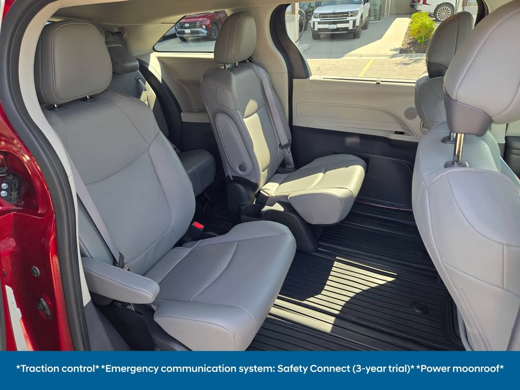 Used 2023 Toyota Sienna XLE FWD image 15