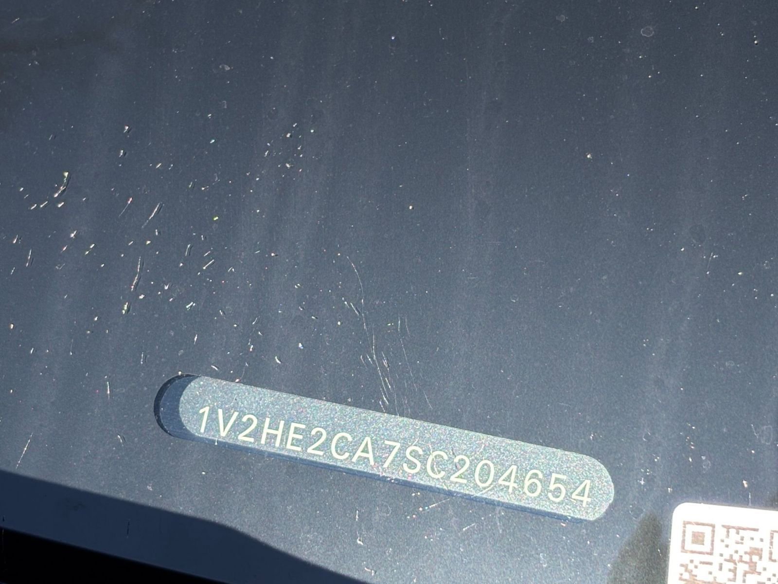 Used 2025 Volkswagen Atlas Cross Sport SE image 31