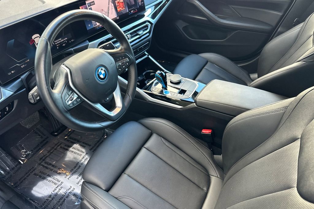 Used 2023 BMW i4 eDrive35 w/ Premium Package RWD image 9