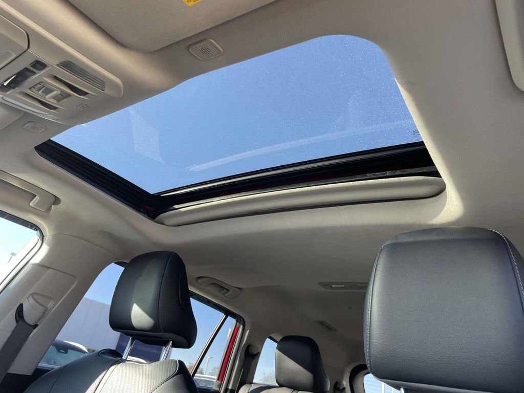 Used 2023 Toyota Highlander Limited image 11