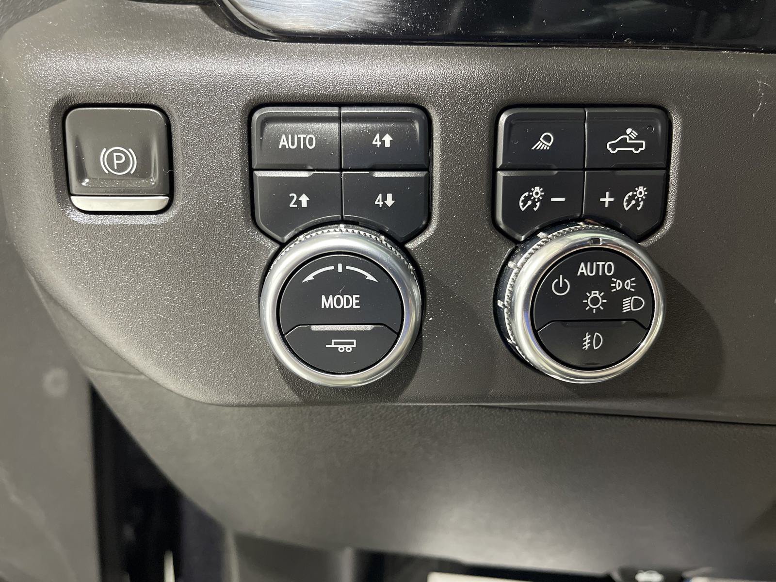 Used 2023 GMC Sierra 1500 SLT w/ SLT Premium Package AWD/4WD image 30