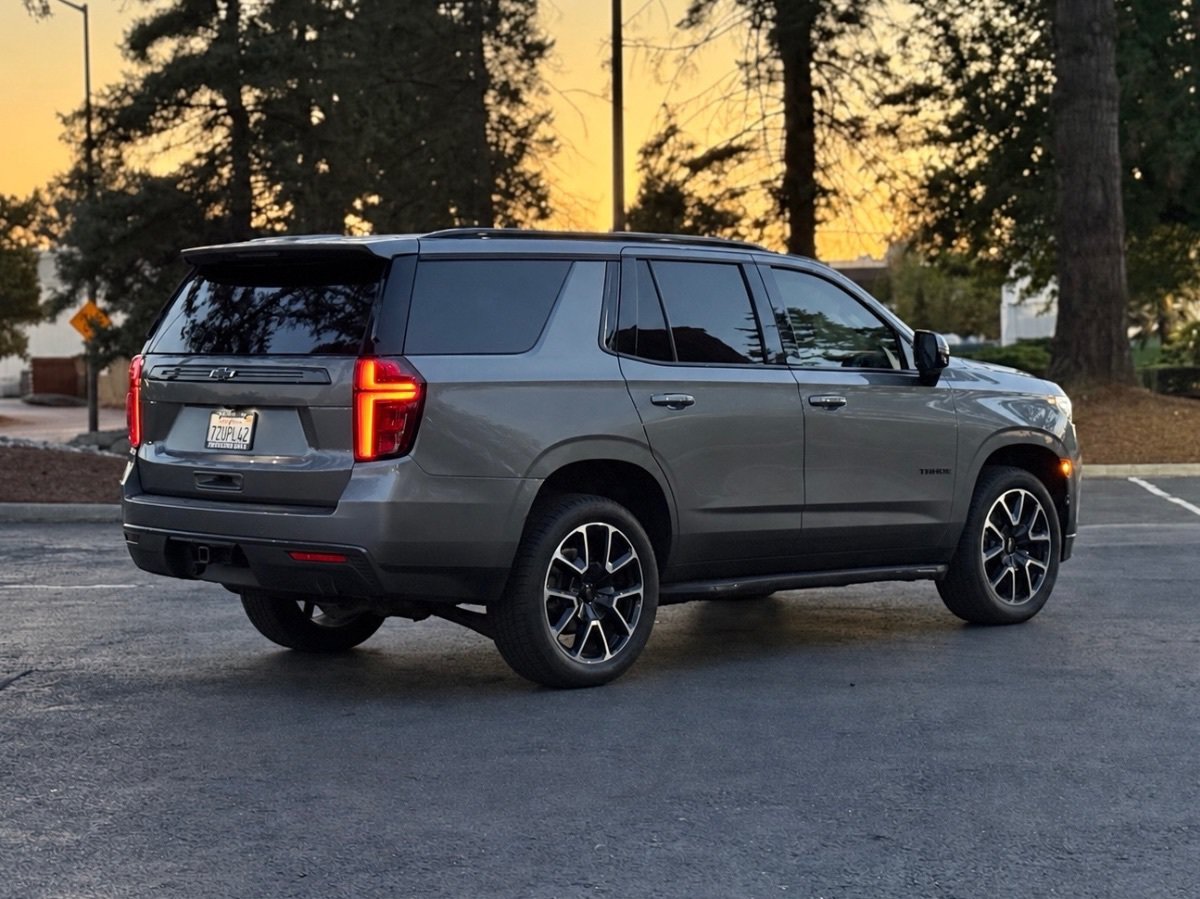 Used 2022 Chevrolet Tahoe RST w/ Luxury Package AWD/4WD image 3