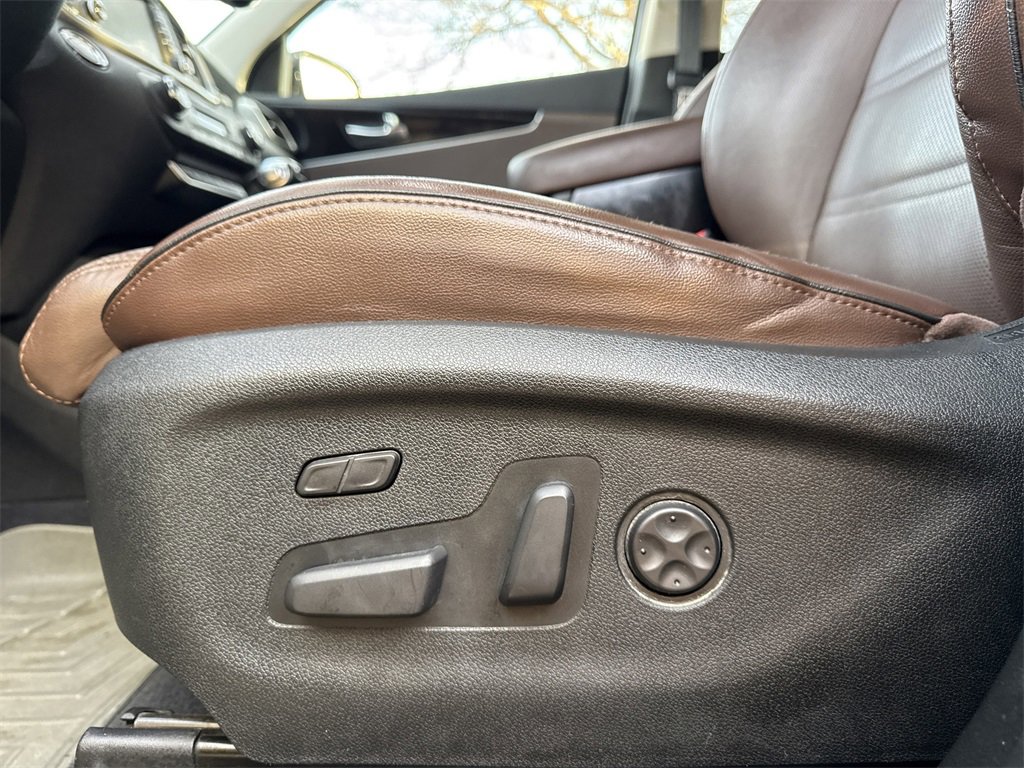 Used 2019 Kia Sorento SX w/ SX Touring Package image 16