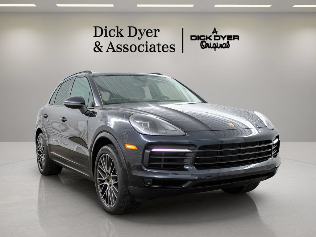 Used 2023 Porsche Cayenne AWD/4WD image 3