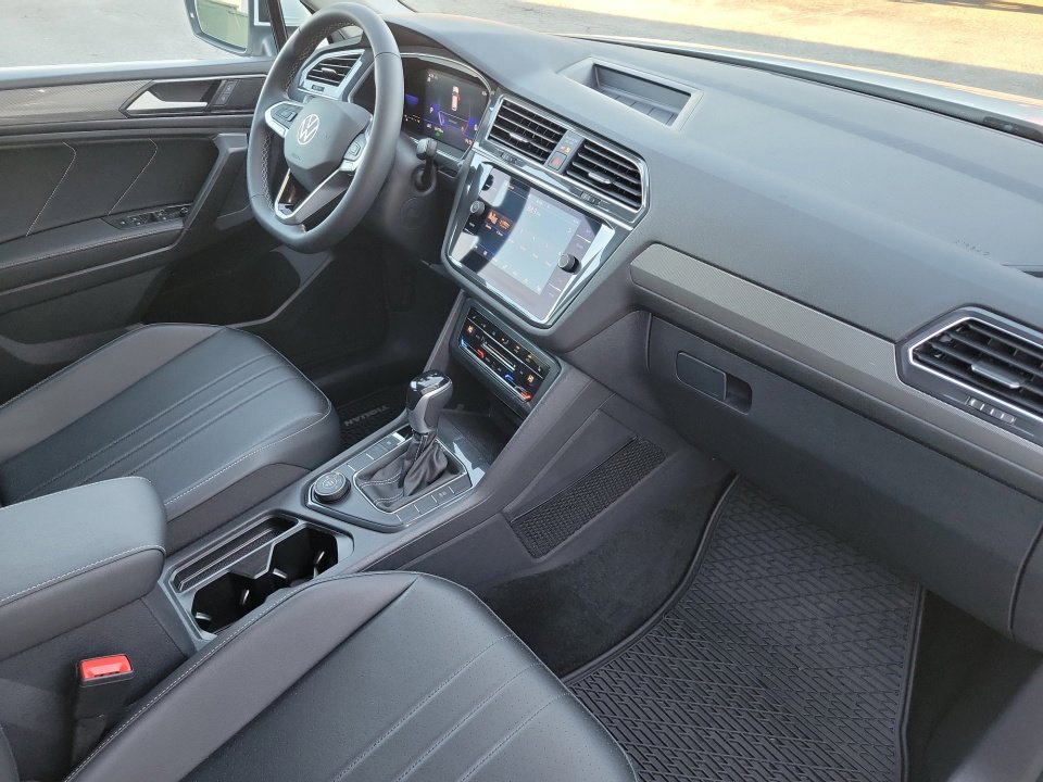 Certified 2022 Volkswagen Tiguan SE image 31