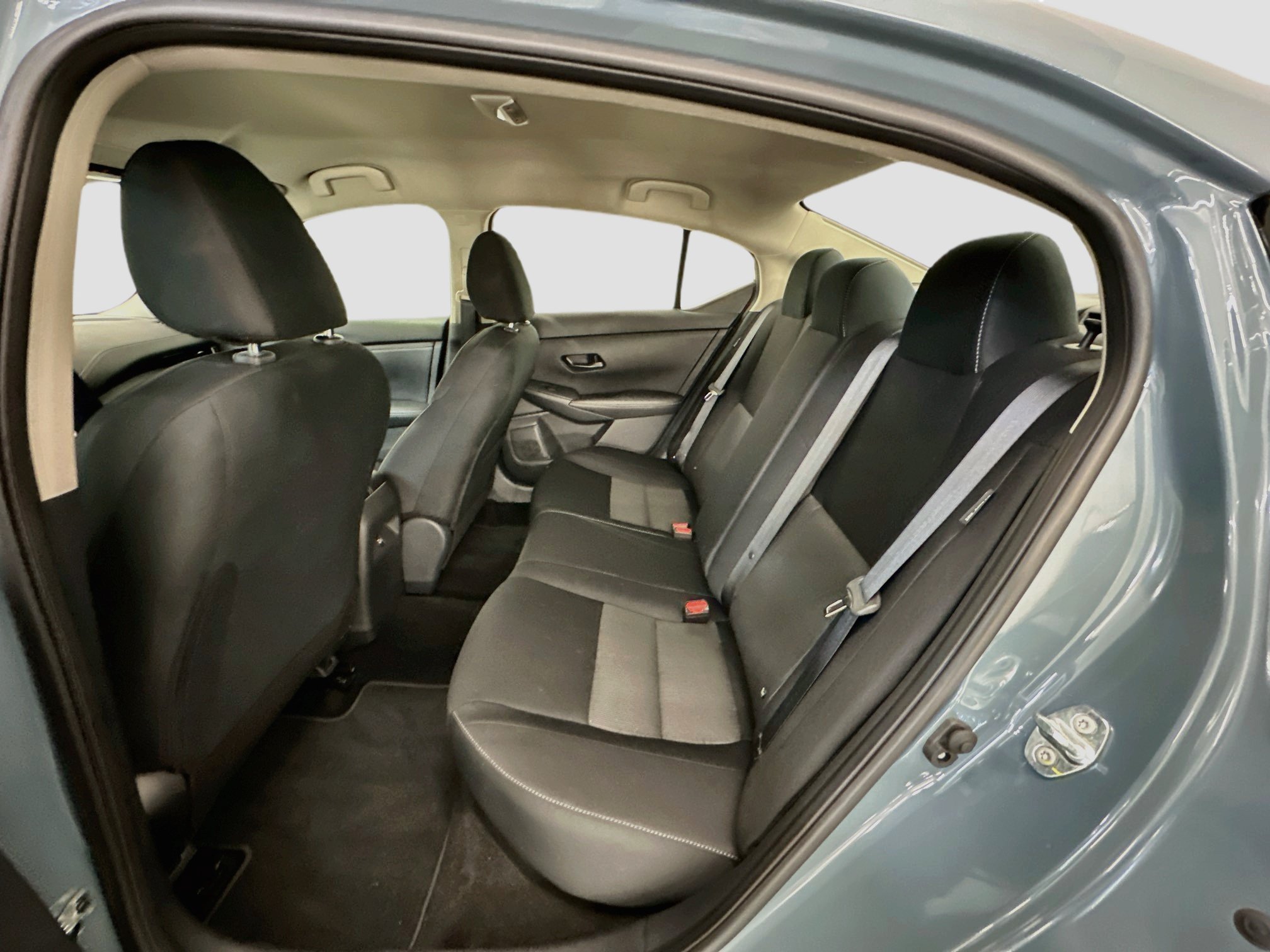 Used 2024 Nissan Sentra SV FWD image 28