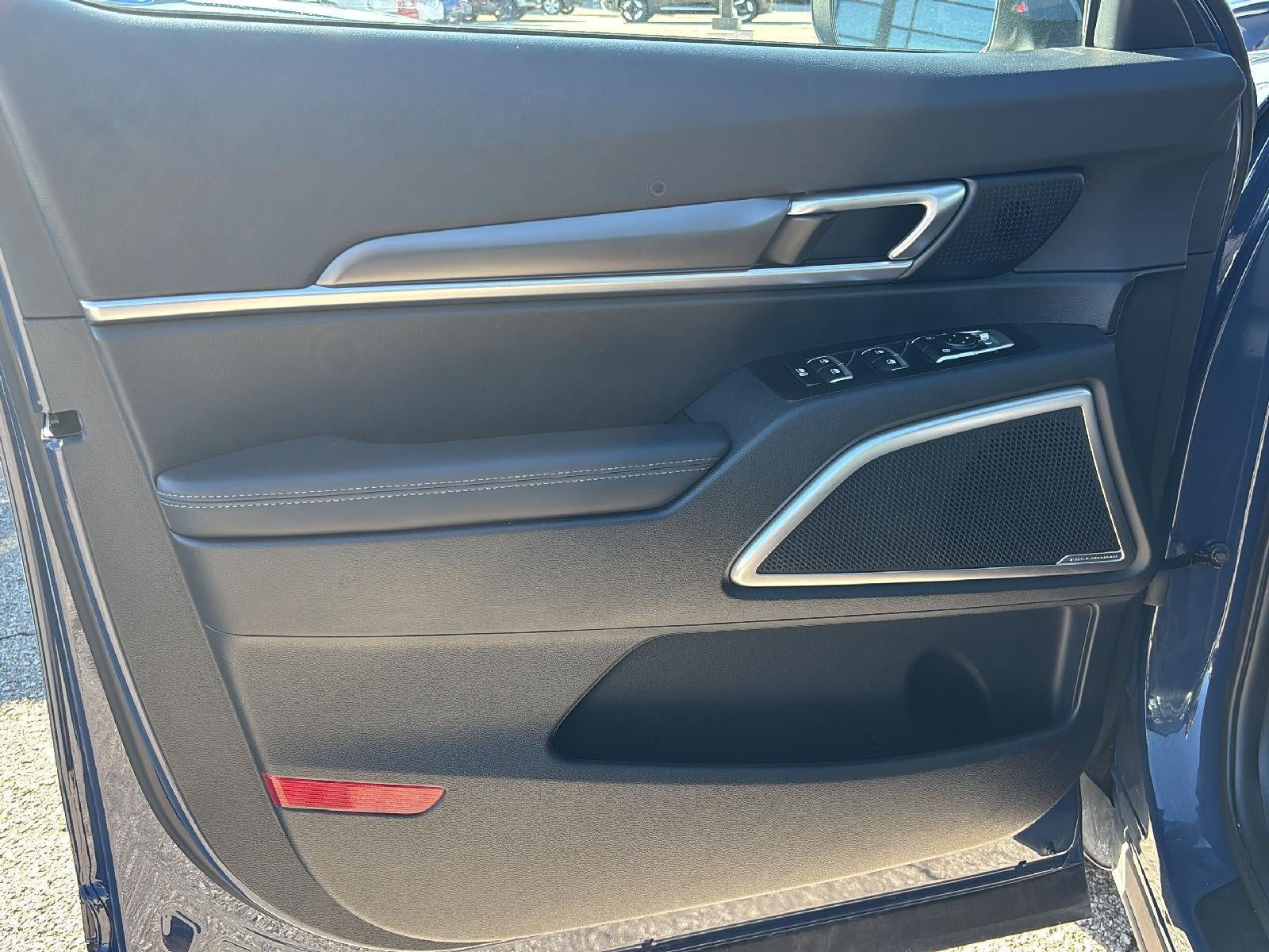 Certified 2025 Kia Telluride S FWD image 10
