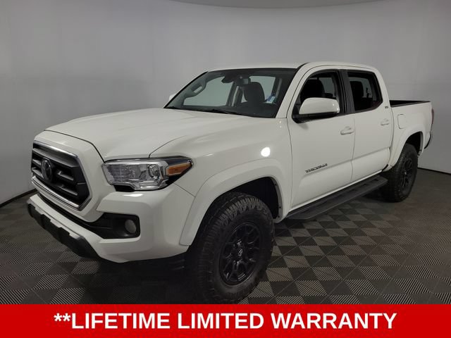 Used 2022 Toyota Tacoma SR5 AWD/4WD image 3