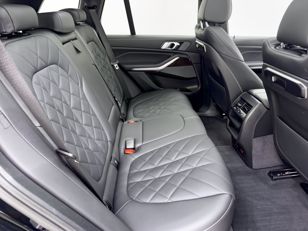 Certified 2024 BMW X5 xDrive40i w/ Premium Package AWD/4WD image 29