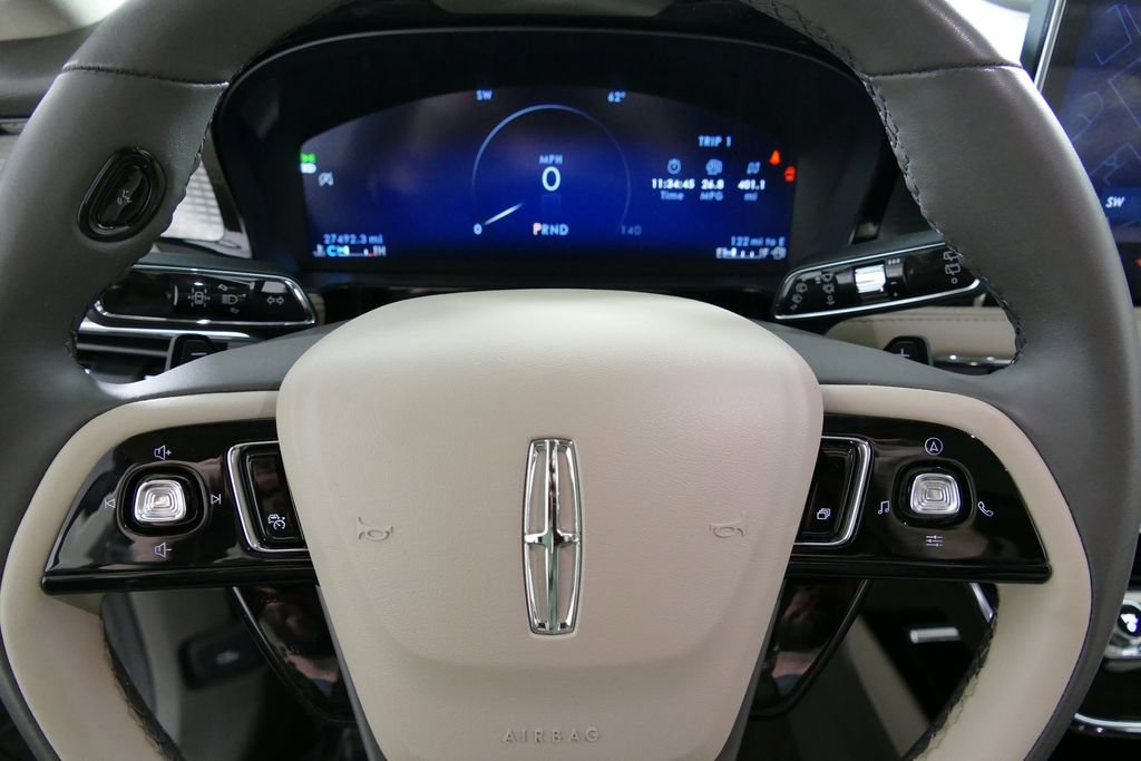 Used 2023 Lincoln Corsair AWD w/ Equipment Group 101A image 16
