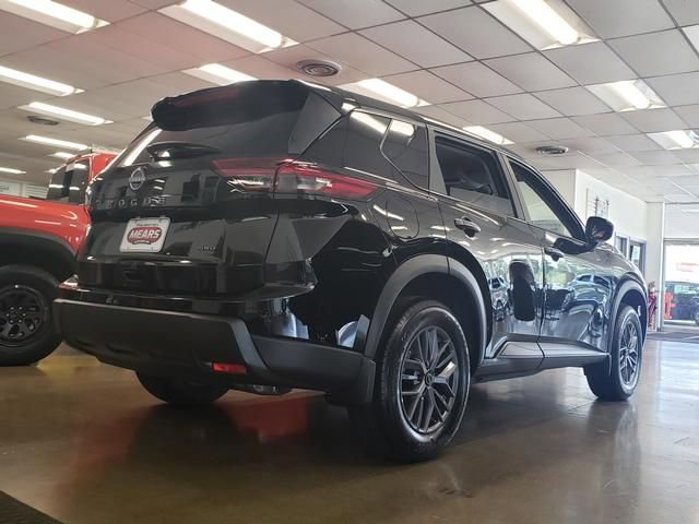 New 2026 Nissan Rogue S image 5