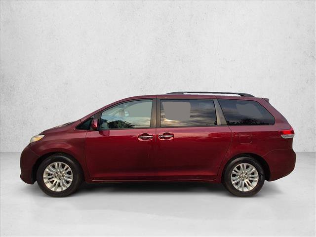 Used 2014 Toyota Sienna XLE FWD image 9