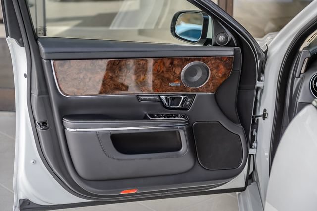 Used 2019 Jaguar XJ L Portfolio RWD image 45