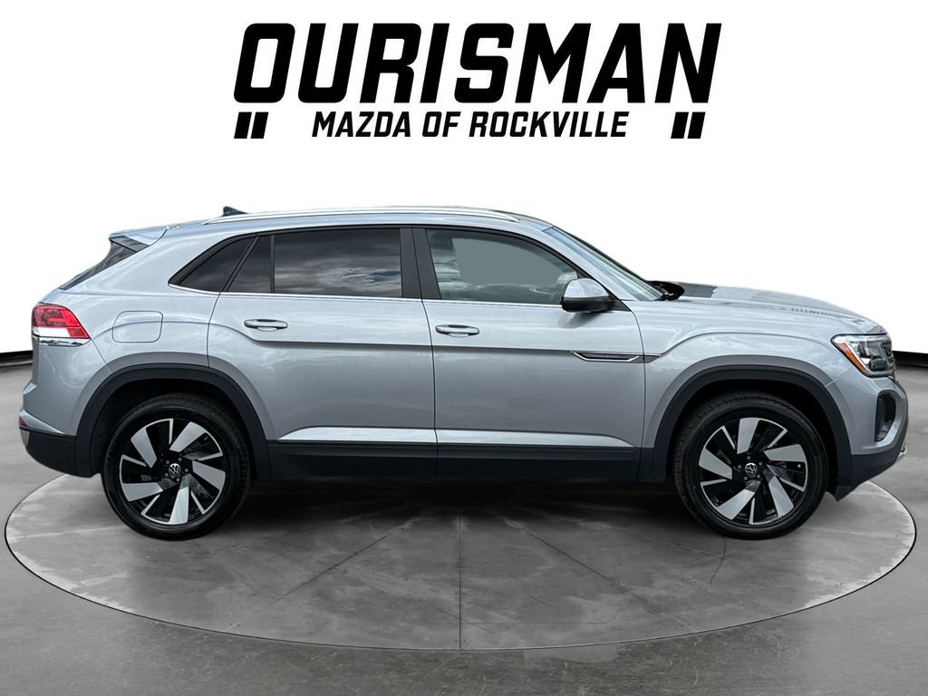 Used 2025 Volkswagen Atlas Cross Sport SE FWD image 7