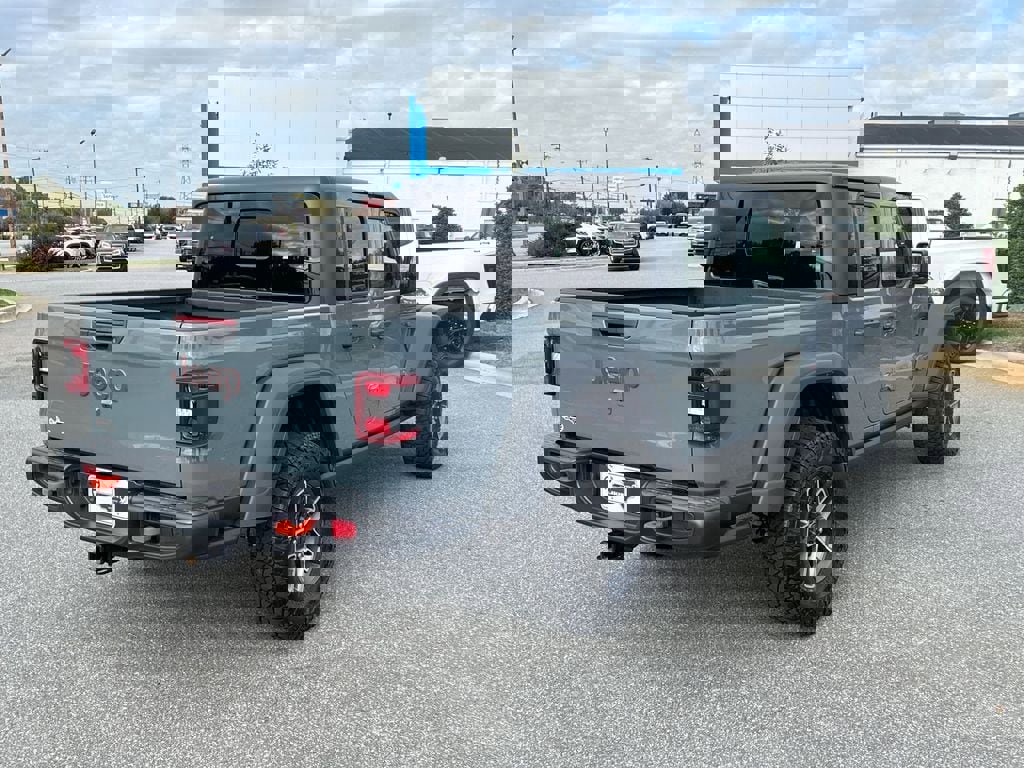 Used 2024 Jeep Gladiator Mojave w/ Technology Group image 6