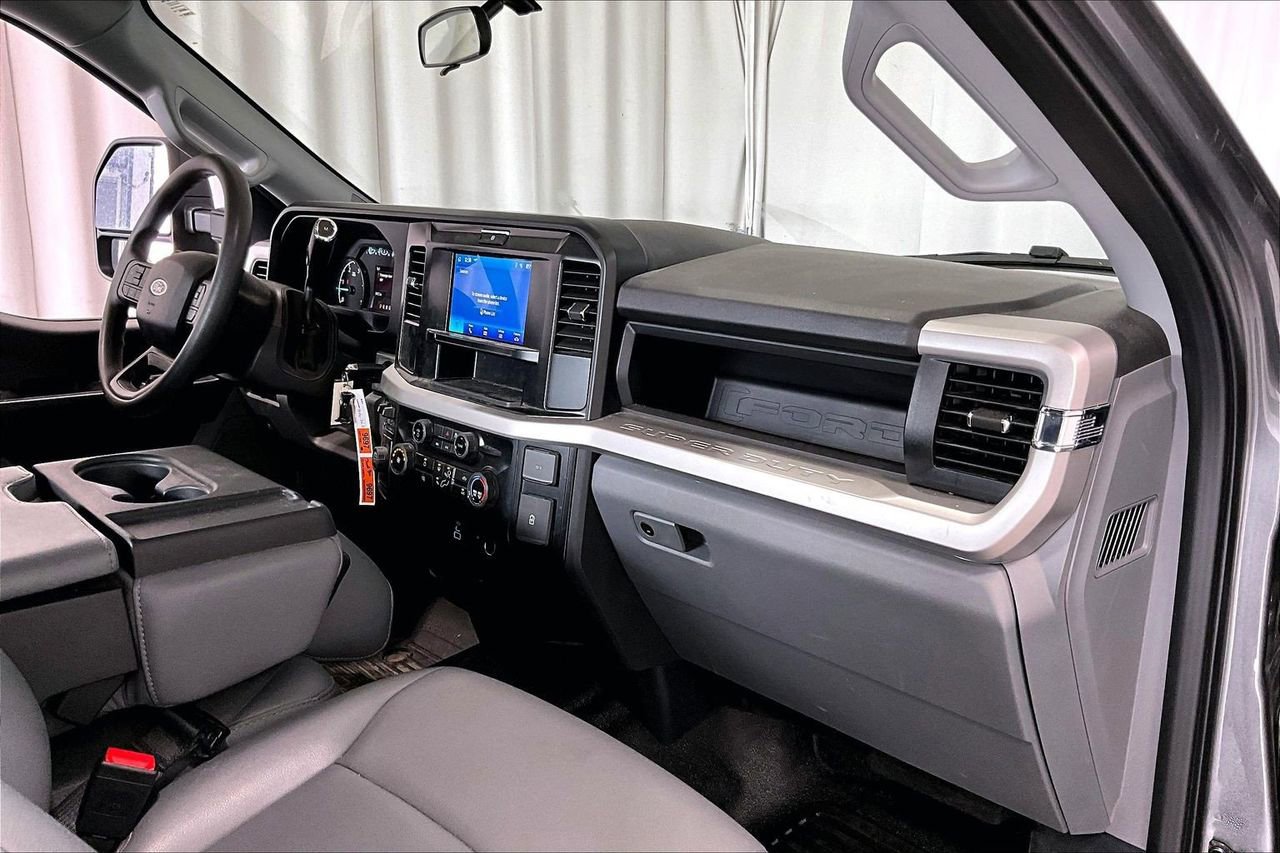 Used 2025 Ford F250 XL RWD image 28
