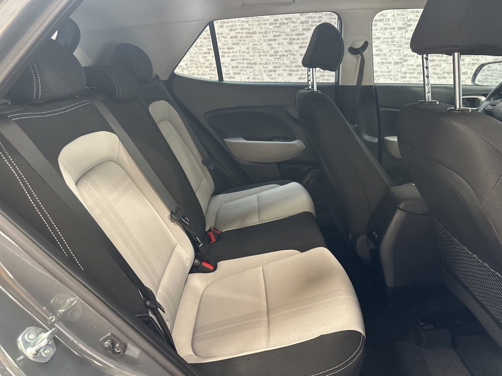 Certified 2025 Hyundai Venue SEL image 12