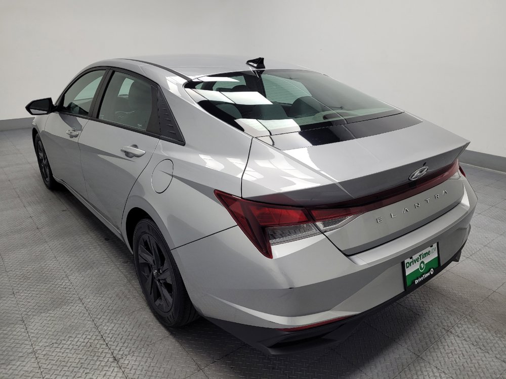 Used 2022 Hyundai Elantra SEL FWD image 5