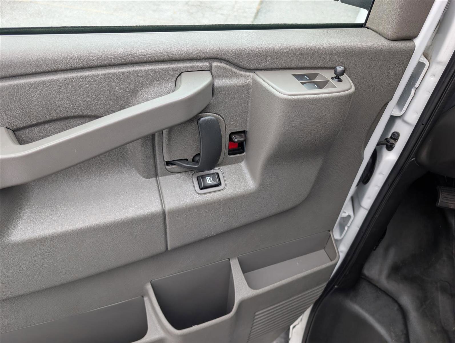 Used 2023 Chevrolet Express 3500 LS image 19