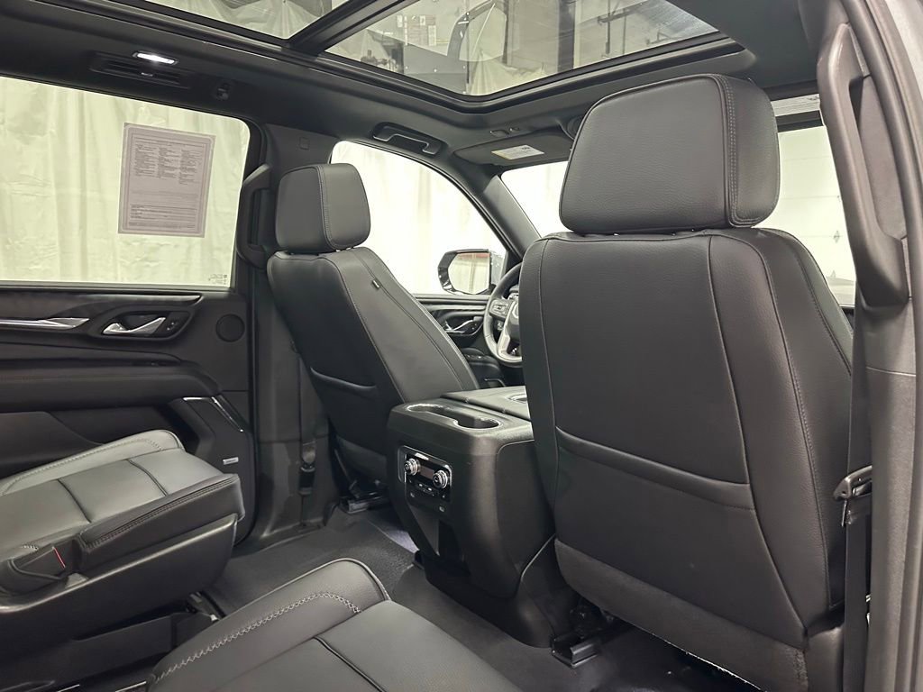 Used 2023 GMC Yukon XL Denali AWD/4WD image 56
