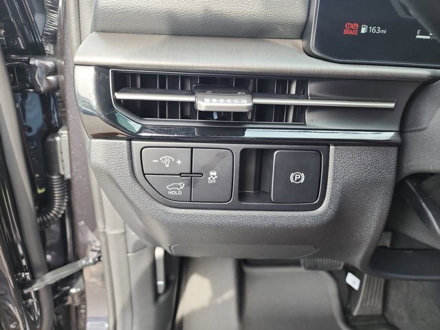 New 2026 Kia Sportage X-Line w/ X-Line Technology Package image 24