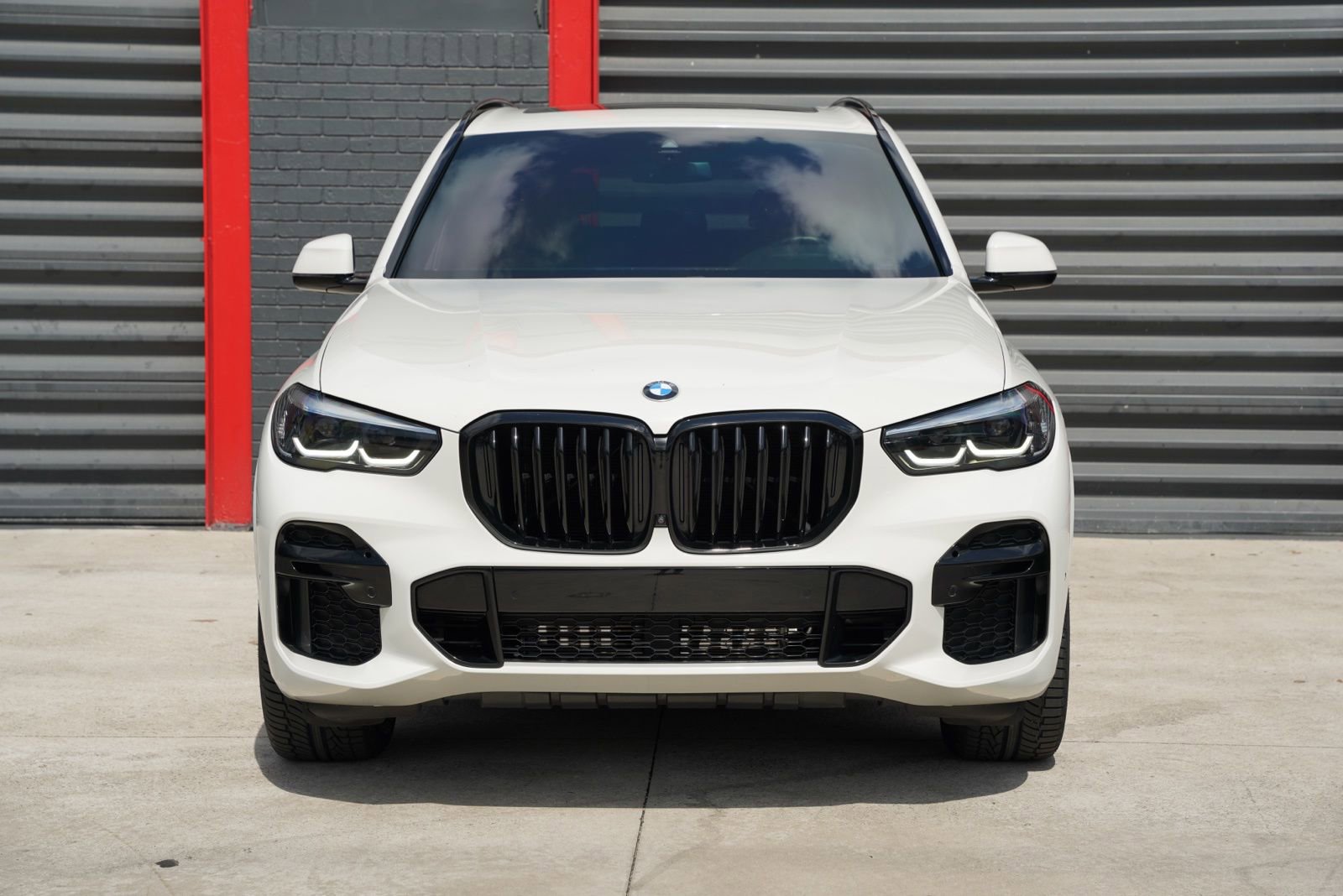 Used 2022 BMW X5 sDrive40i w/ M Sport Package RWD image 6