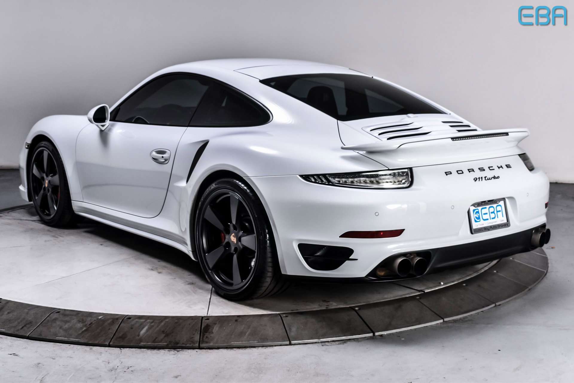 Used 2015 Porsche 911 Turbo image 4