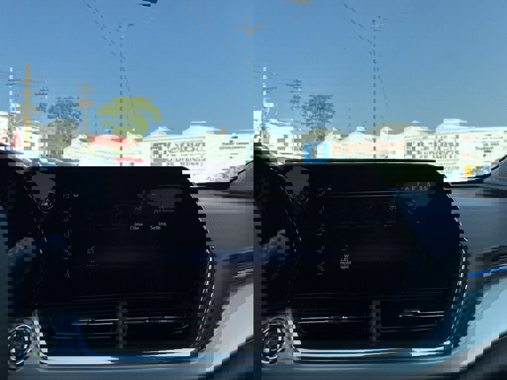 New 2025 Chevrolet Trax LT w/ Driver Confidence Package image 20