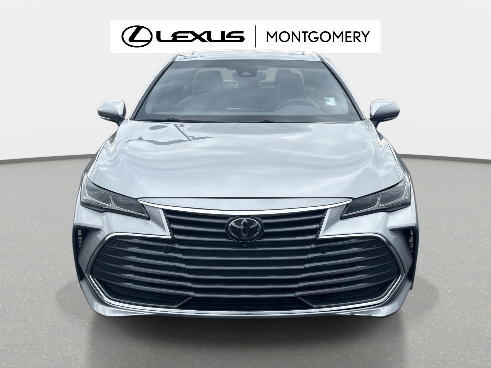 Used 2020 Toyota Avalon Limited image 8