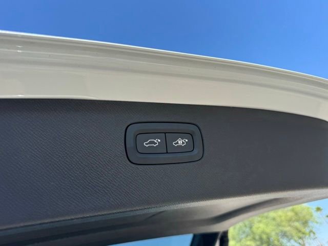 New 2026 Volvo XC90 T8 Plus image 7