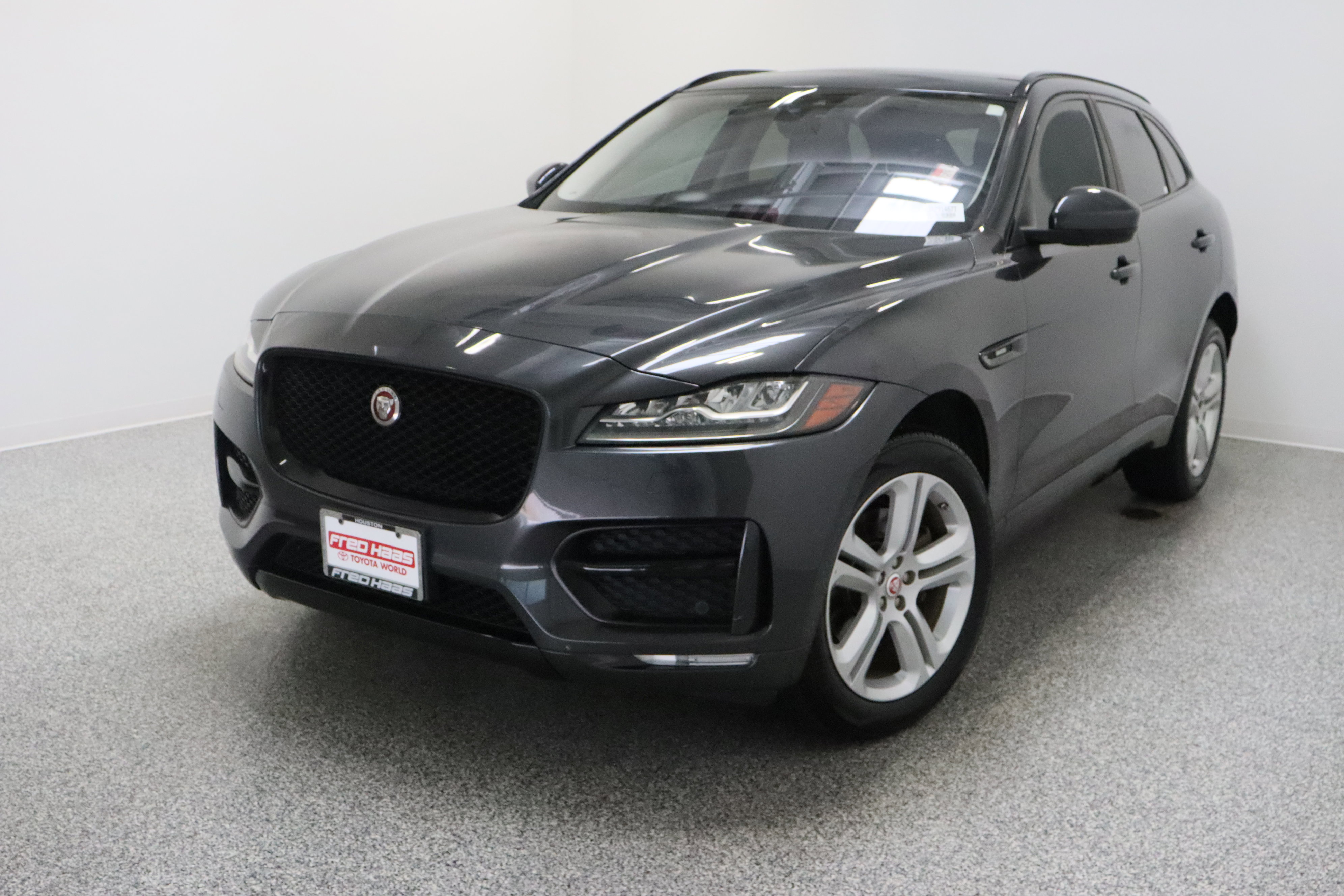 Used 2018 Jaguar F-PACE R-Sport AWD/4WD image 2