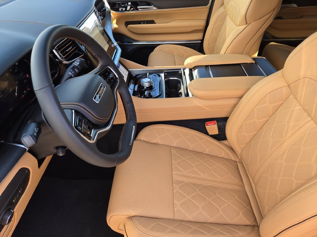 New 2026 Jeep Grand Wagoneer L Summit AWD/4WD image 8