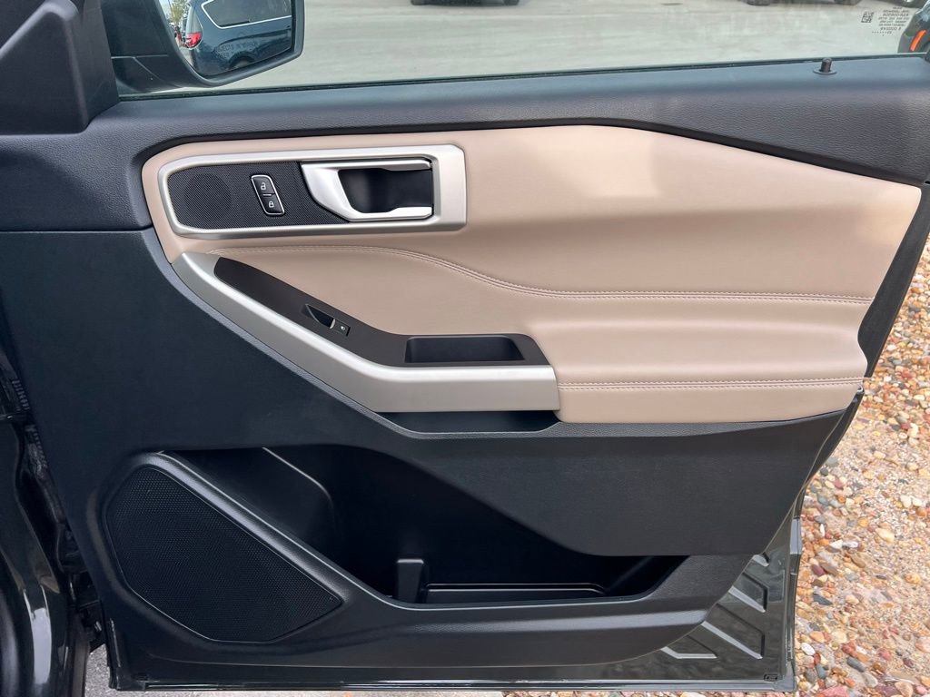 Used 2023 Ford Explorer XLT w/ Equipment Group 202A image 29