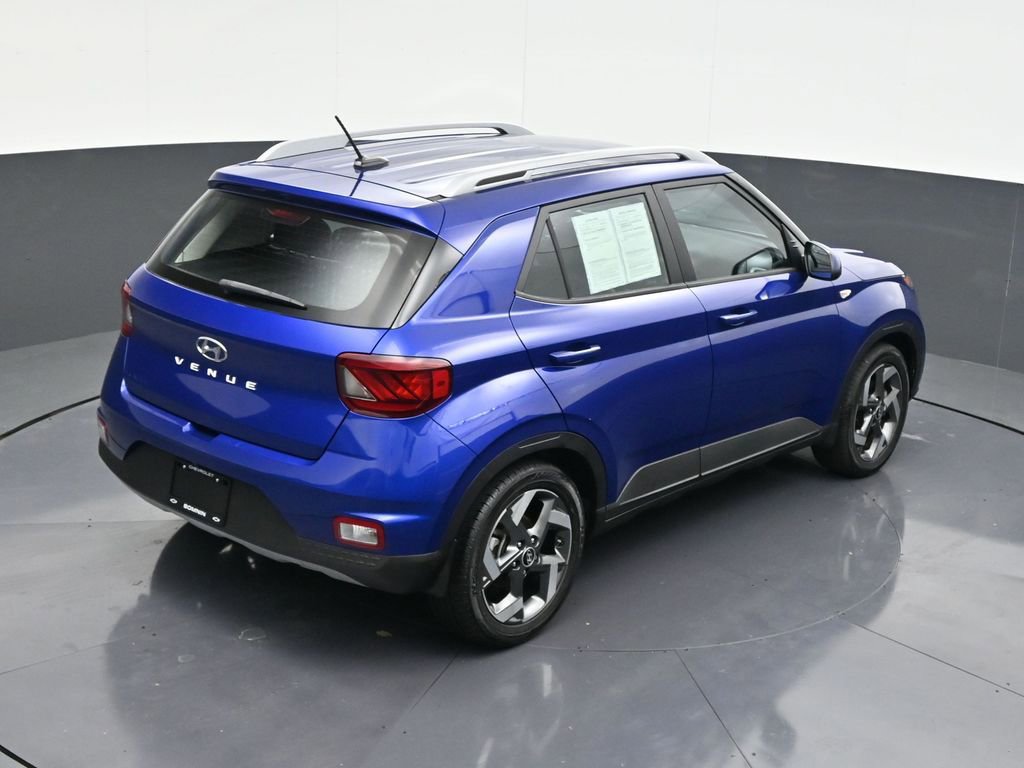 Used 2023 Hyundai Venue Limited image 25