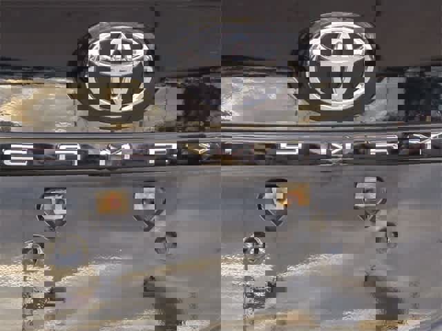 Used 2018 Toyota Camry XSE image 13