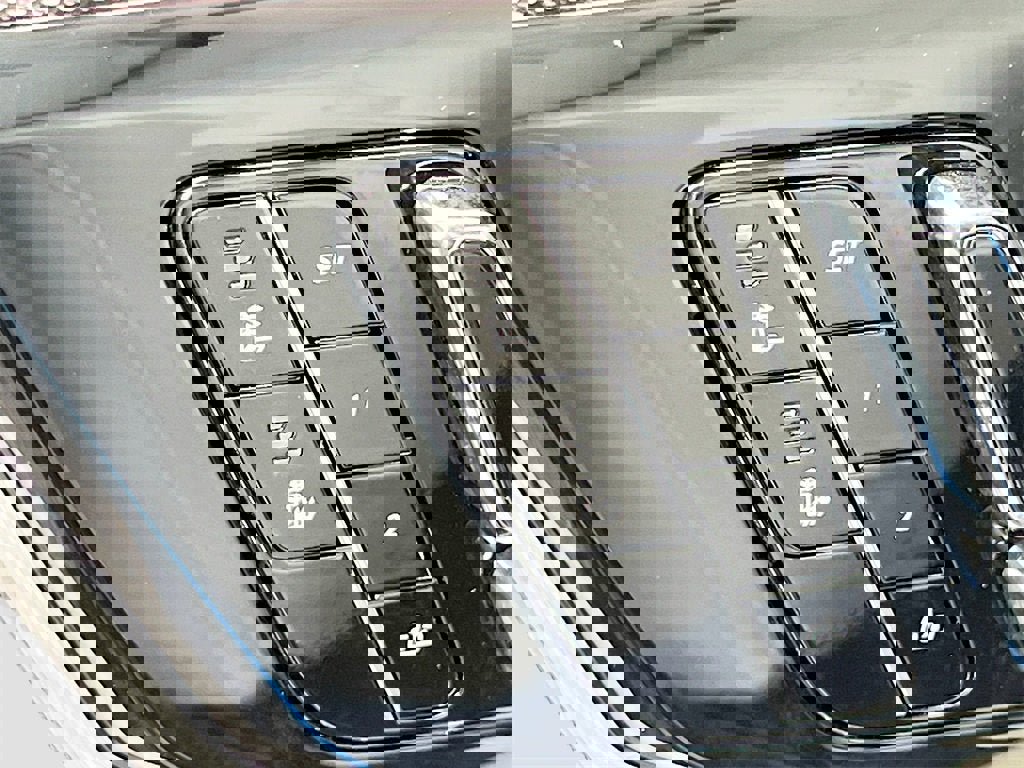 New 2026 Cadillac Optiq Luxury 1 image 20